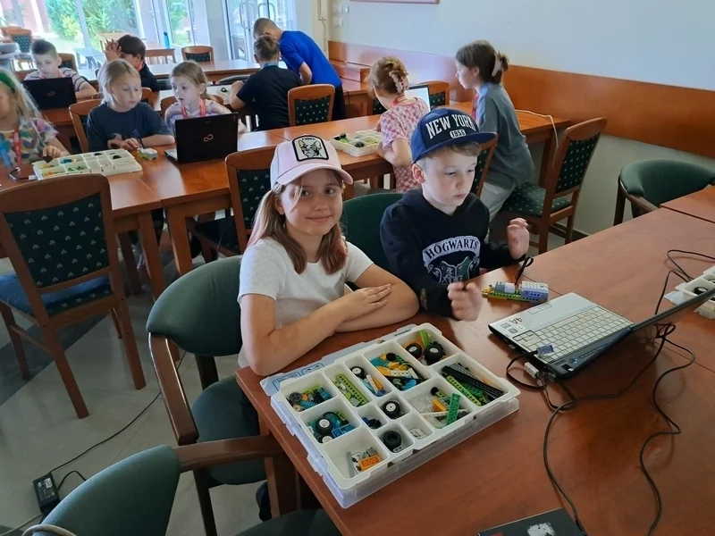 12 2zajecia z konstruowania i programowania robotow.